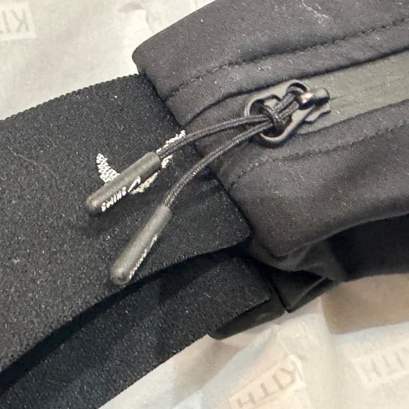 SKIMS Nike Waist Purse - Picture 6 of 9